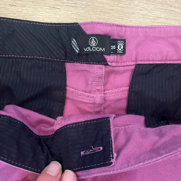 Volcom shorts - Picture 3 of 5